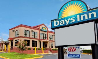 Days Inn by Wyndham Lawrenceville