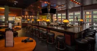 DoubleTree by Hilton Hotel Columbus - bar
