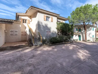 Casetta Bianca Hotels in der Nähe von CAMP'IN PIRELLU | Mobil-home | Chalet | Porto-Vecchio | Palombaggia