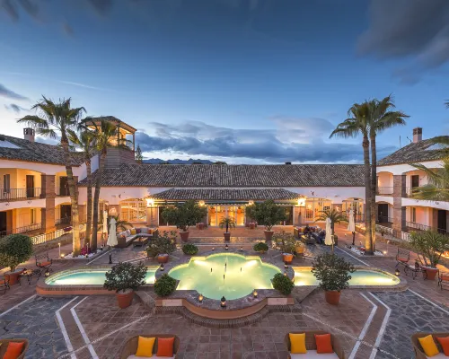 ラ カーラ リゾート ミハスのホテル