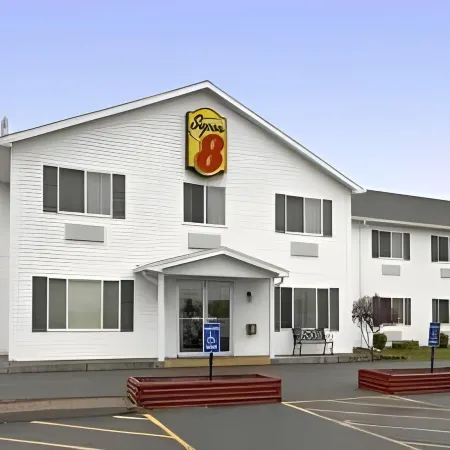 Super 8 by Wyndham Canandaigua