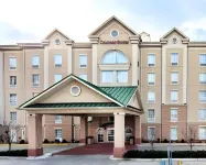 Quality Suites NYC Gateway Hotels in North Bergen