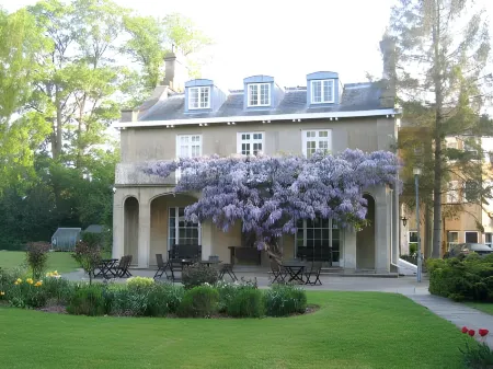 Chiseldon House Hotel Отели рядом с достопримечательностью «Museum of Computing»