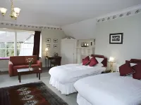 Farthings Hotel and Restaurant - bar