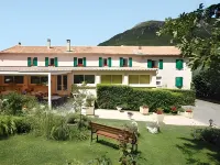 Hôtel Restaurant Le Lachens Hotel di Komune di departemen Alpes-Maritimes
