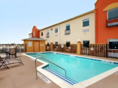 Lone Star Inn & Suites