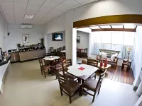 Tri Hotel Smart Criciuma - Frühstück