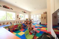 凱蒂貓花園公寓式飯店 - 停車場