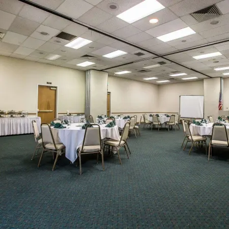 Clarion Inn Near China Lake Naval Station