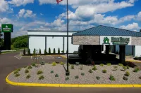 HomeTowne Studios & Conference Center Cortland  호텔