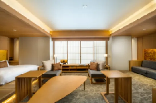 كايا كيوتو نيجو كاستل، بي دبليو سيجنيتشر كوليكشن باي بست ويسترن Hotels near قلعة نيجو