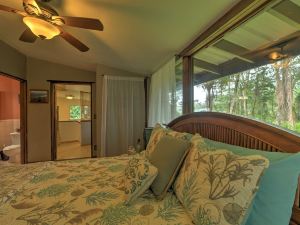 Tropical Cabana w/ Deck, Hot Tub & Lush Scenery!