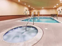 La Quinta Inn & Suites by Wyndham DFW Airport West - Bedford - Hot Tub
