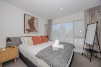 Alpine Junction Townhouse Apartments, Lodge & Hotel Hotels in Albert Town