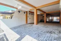 RedDoorz near Malang Creative Center