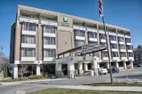Holiday Inn Express 雷迪奇 住宿飯店