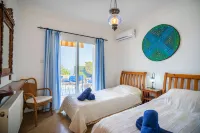 Villa Jewel with Private Pool and Sea View -  Privatzimmer