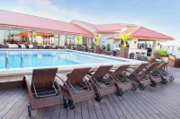 Ramada by Wyndham Princess Paramaribo - Pools