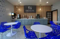 Hotel Serene Glendale Peoria, Surestay Collection by BW Hotels in Glendale