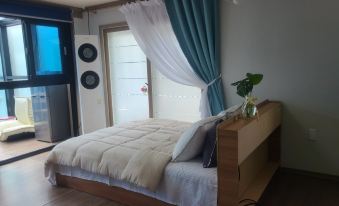 Changwon Santorini Pension