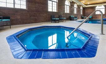 Days Inn by Wyndham Iron Mountain
