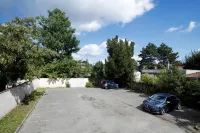 Gab House - parking