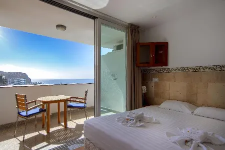 Aparthotel Maracaibo Отели рядом с достопримечательностью «Плайя Анфи дель Мар»