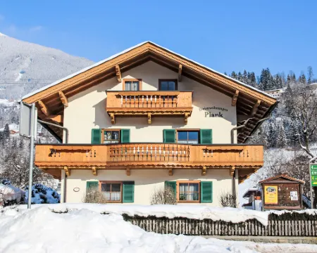 Plank Hotels in Stumm
