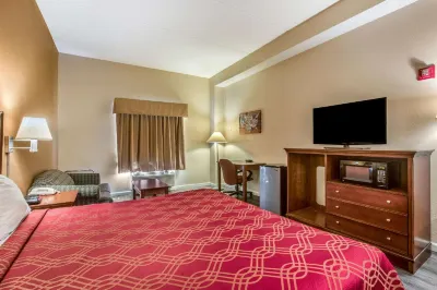 Econo Lodge Inn & Suites Marietta Hotels in Cobb County