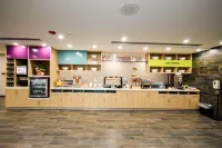 Home2 Suites by Hilton North Conway - Breakfast