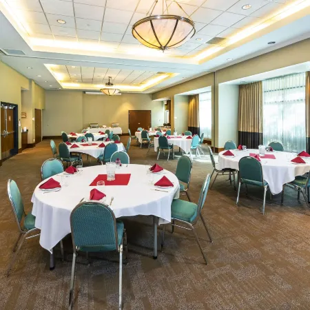Grand Park Hotel Vancouver Airport, Ascend Hotel Collection