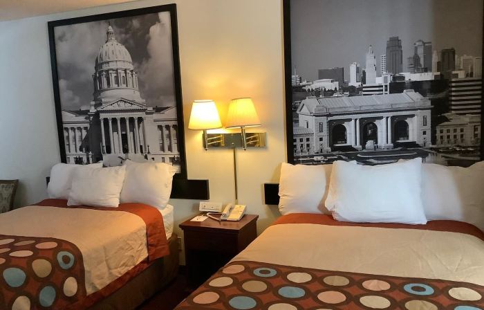 Super 8 by Wyndham Riverside/Kansas City