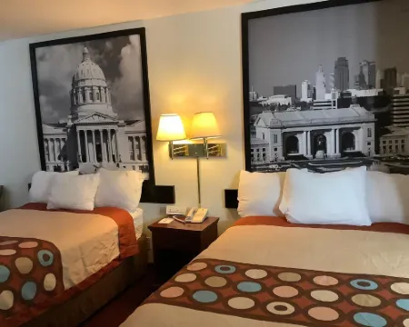 Super 8 by Wyndham Riverside/Kansas City Hotels in Platte County