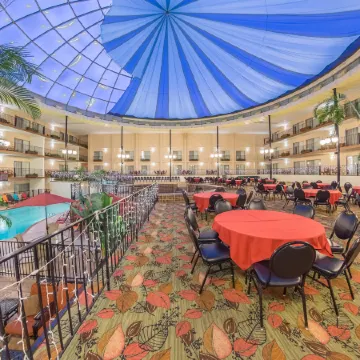 Holiday Inn DES MOINES-AIRPORT/CONF CENTER by IHG