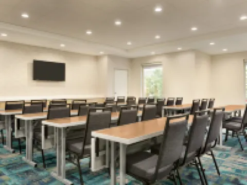 Home2 Suites by Hilton Florence/Cincinnati Airport South Hotels in Florence