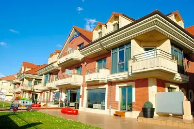 Apartamentos Maritimo Ris Con Garaje Hotels in Noja