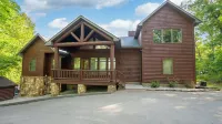 Lakefront Lodge / Cabin / Retreat - Huge Niangua Frontage w/ Beach