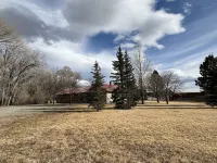 River Ranch House w/ Horse Accommodations and access to The Yellowstone River