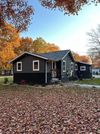 3- Bedroom Bungalow 20 Minutes From ND Campus Отели в г. Осоло Тауншип