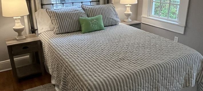 Charming Georgetown bungalow within walking distance to downtown & boat access Hotele w: Georgetown County