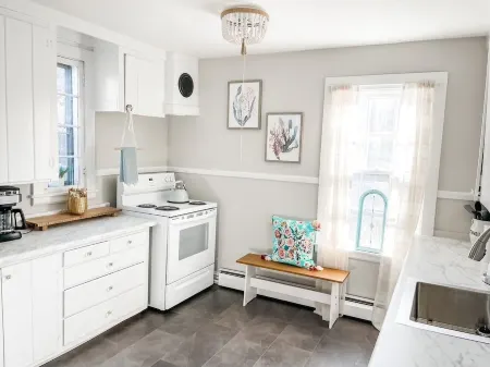 Lovely studio apartment in the heart of Sandwich Отели рядом с достопримечательностью «Санди Нек Бич»