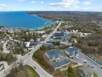 Beautiful Modern Condo with Incredible View!
