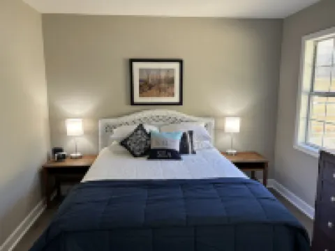 Tranquil Private Home, Heart of Inlet, easy walk to Marshwalk and Restaurants