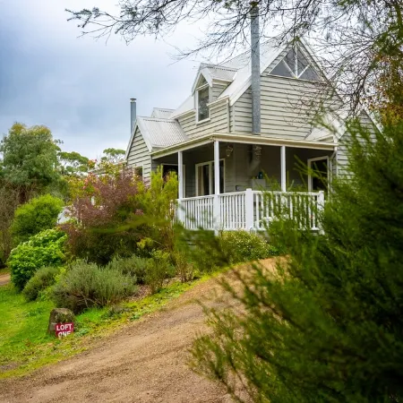 The Loft (fire+spa in centre of Hepburn Springs)