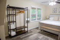Alabama University Events, 5 bdrm Home by Lake, sleeps 14, 5 mil to Bryant/Denny