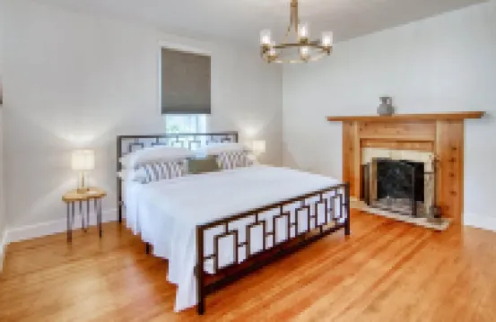 Robin Ave. House Hotels in Mason County