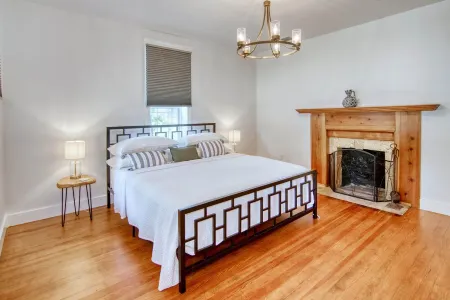 Robin Ave9 Отели в г. Mason