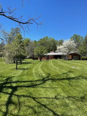 Close to town, the college and a beautiful serene surrounding