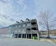 Anne’s Place river view, couples getaway, relax by the water, Historic Occoquan Mill House Museum 주변 호텔