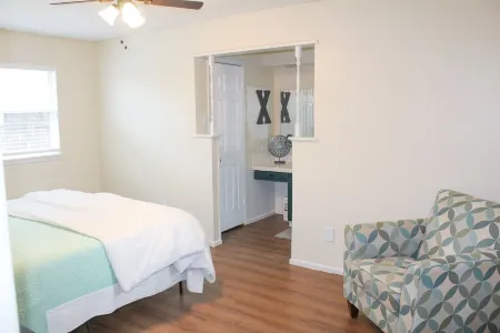 High Plains Hideaway-Cozy and convenient to TTU, LCU, Medical District and more!
